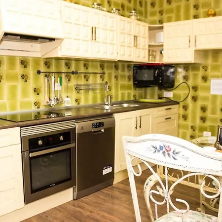 Geraeumiges Haus Mit Exklusivem Schwimmbad Und Solarium Holiday home