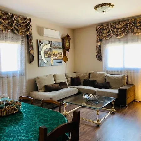 Geraeumiges Haus Mit Exklusivem Schwimmbad Und Solarium * Лас Гальетас