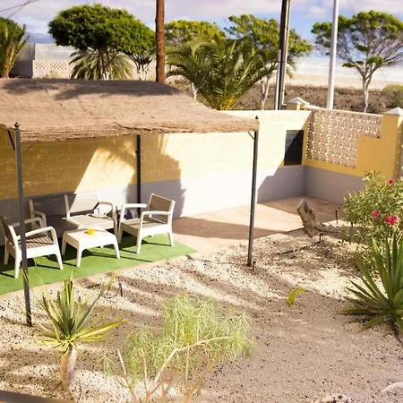 Geraeumiges Haus Mit Exklusivem Schwimmbad Und Solarium Dom wakacyjny *